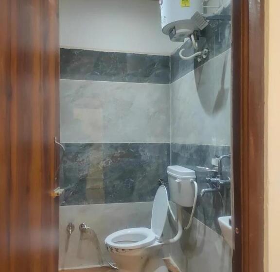 Отель Maa Narmada Palace