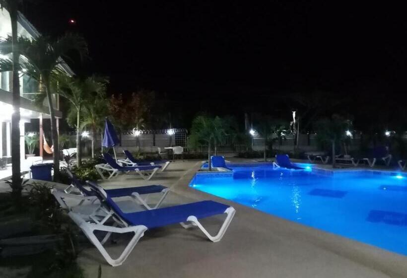 בית מלון כפרי Malibu Dreams Village