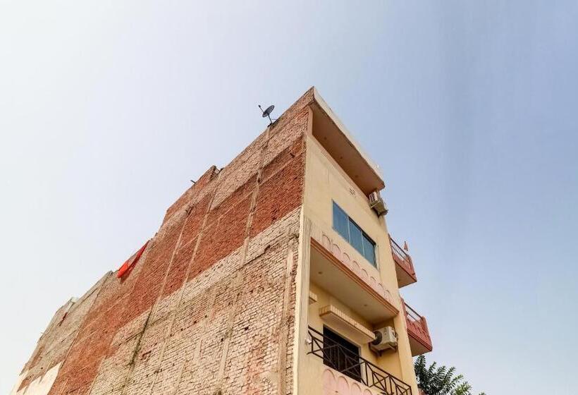 בית מלון כפרי Oyo Flagship Shree Laxmi Guest House