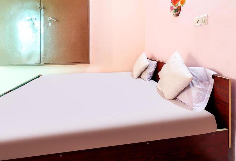 ホテル Oyo Siddhi Vinayak Guest House