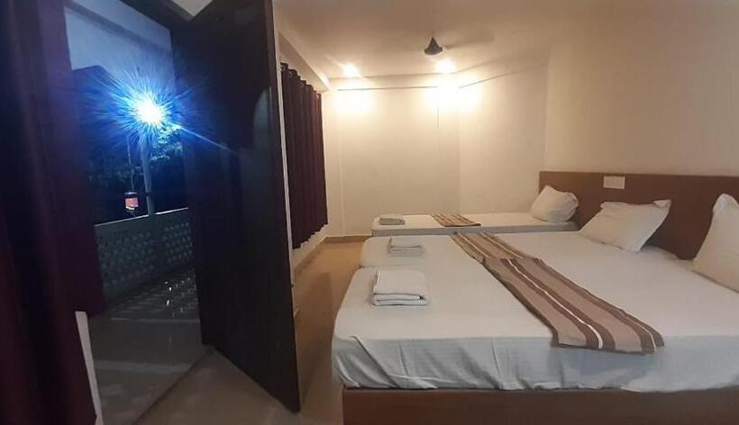 בית מלון כפרי Plaza Tourist Home