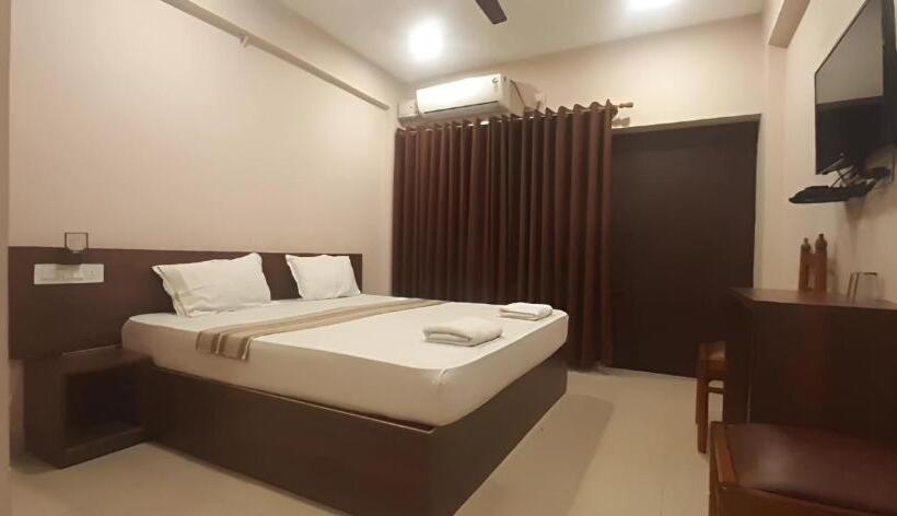 בית מלון כפרי Plaza Tourist Home