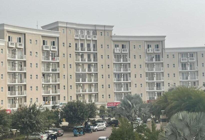 Отель Shiree Radhe Bnd Room