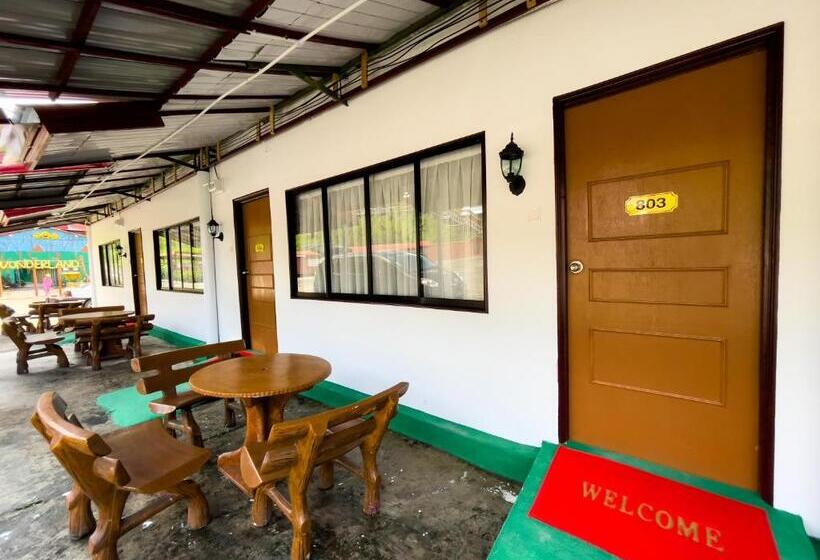 בית מלון כפרי Sunrise Kundasang Resort