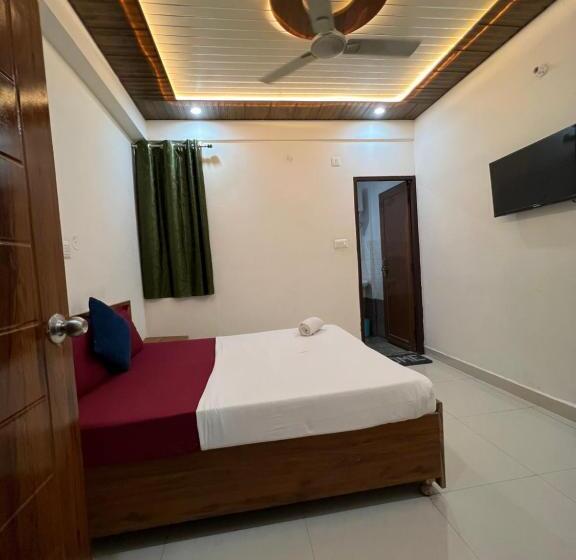 Fabhotel The Bird House