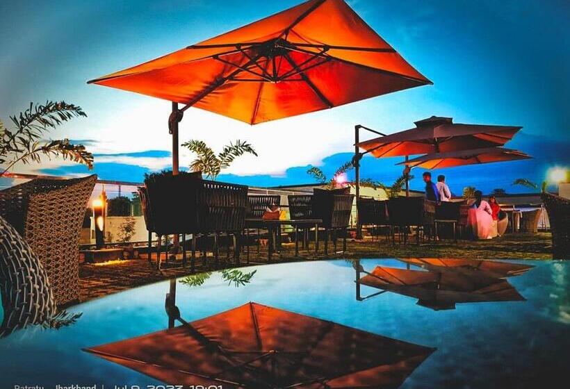 ホテル The Royal Lush