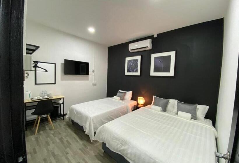 בית מלון כפרי The Sky Inn