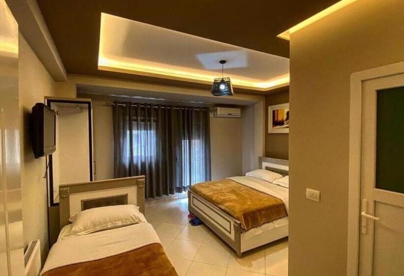 בית מלון כפרי Universi