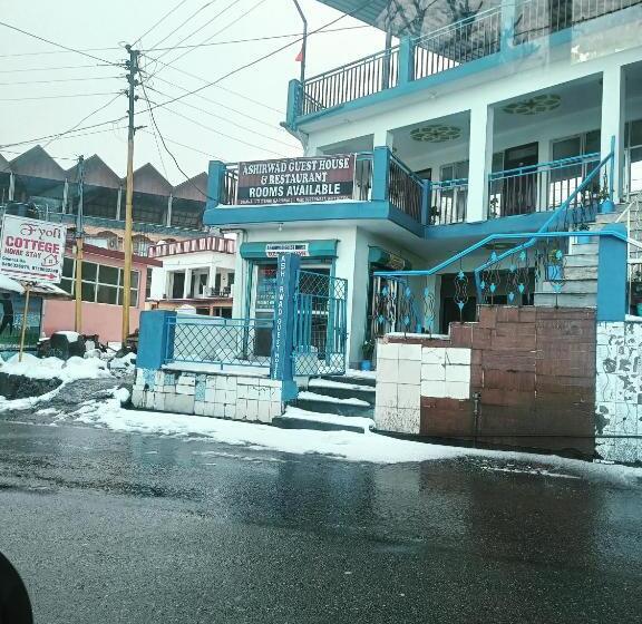 פנסיון Ashirwad Guest House