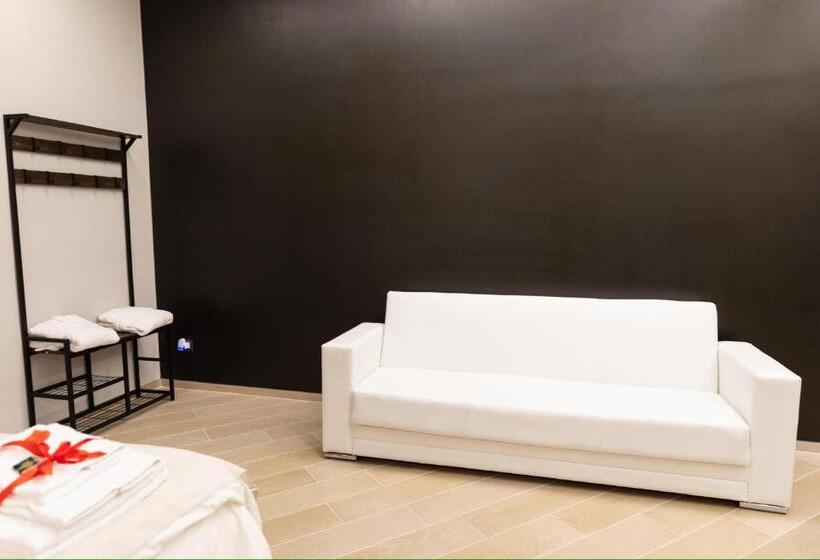 Пансион Chiaro Di Luna