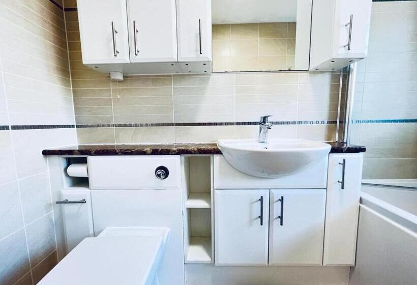 ペンション Rooms In Stylish House