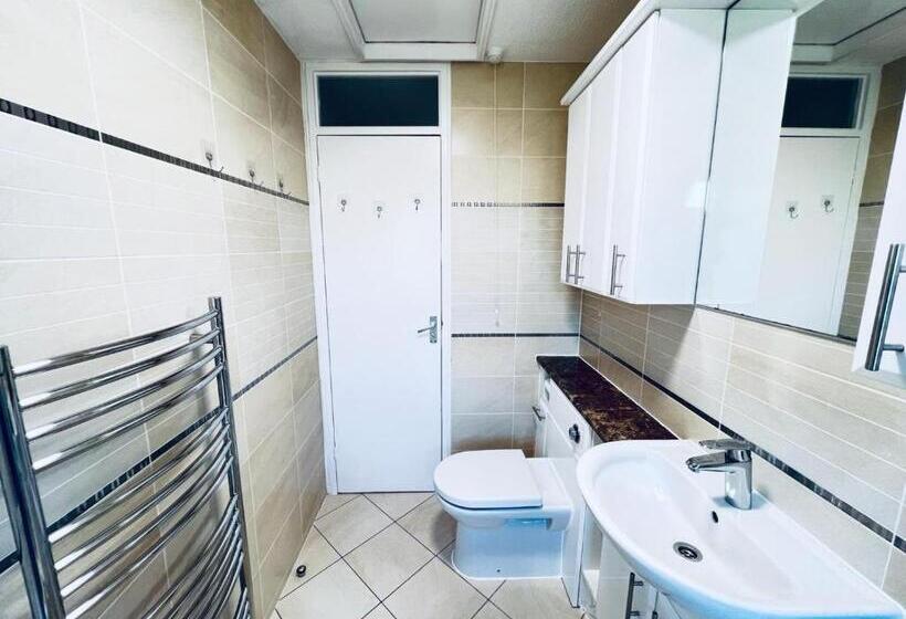 ペンション Rooms In Stylish House