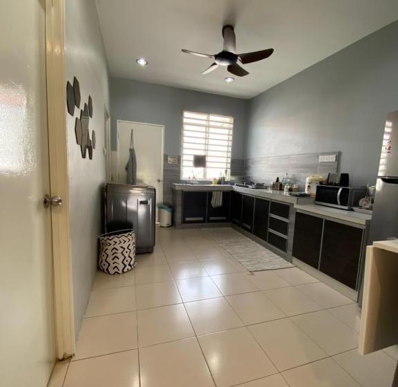 پانسیون Dz Guest House