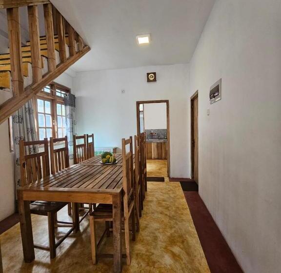 Пансион Hill Treat