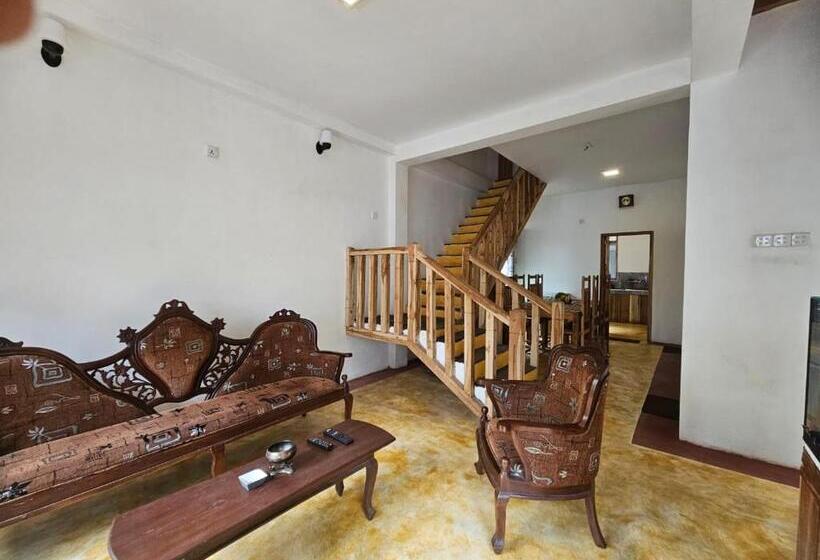 Пансион Hill Treat