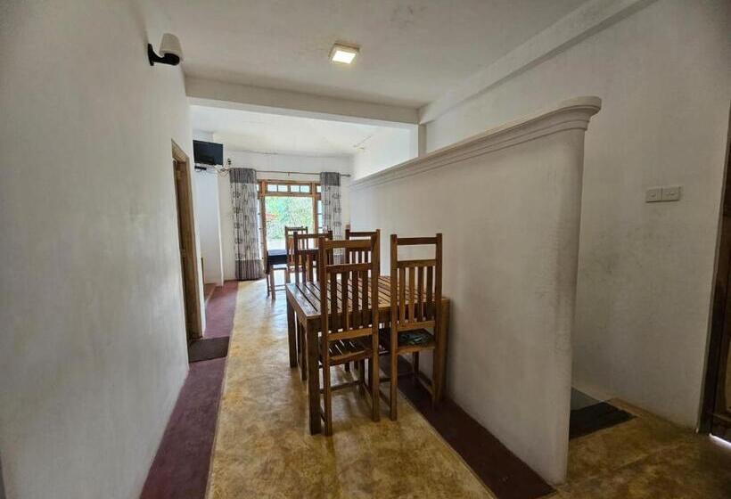 Пансион Hill Treat