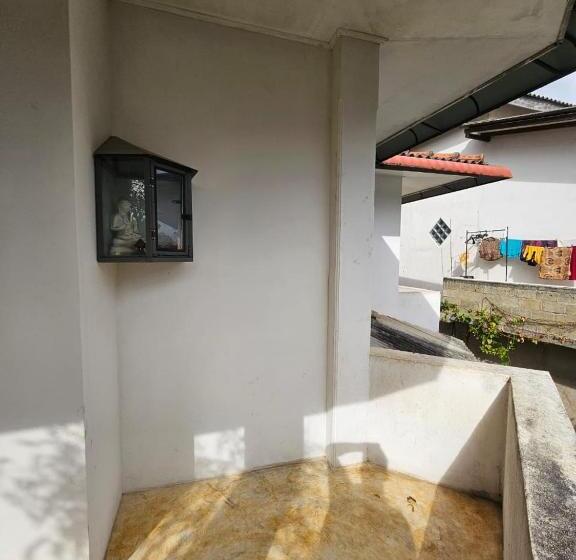 Пансион Hill Treat