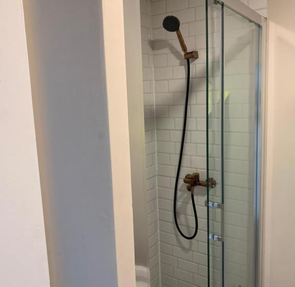 פנסיון Hostal Enerugi