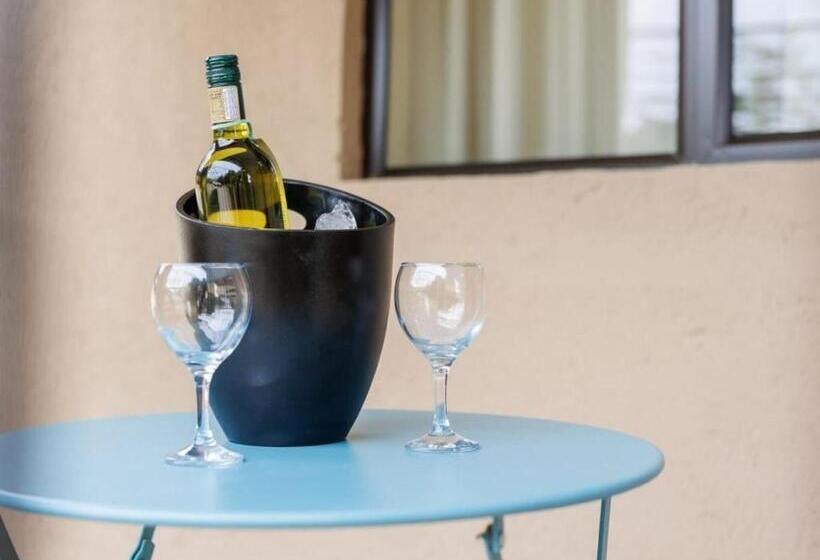 פנסיון Lion S View Accommodation