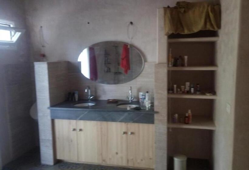 بنسيون Milagro De Algar