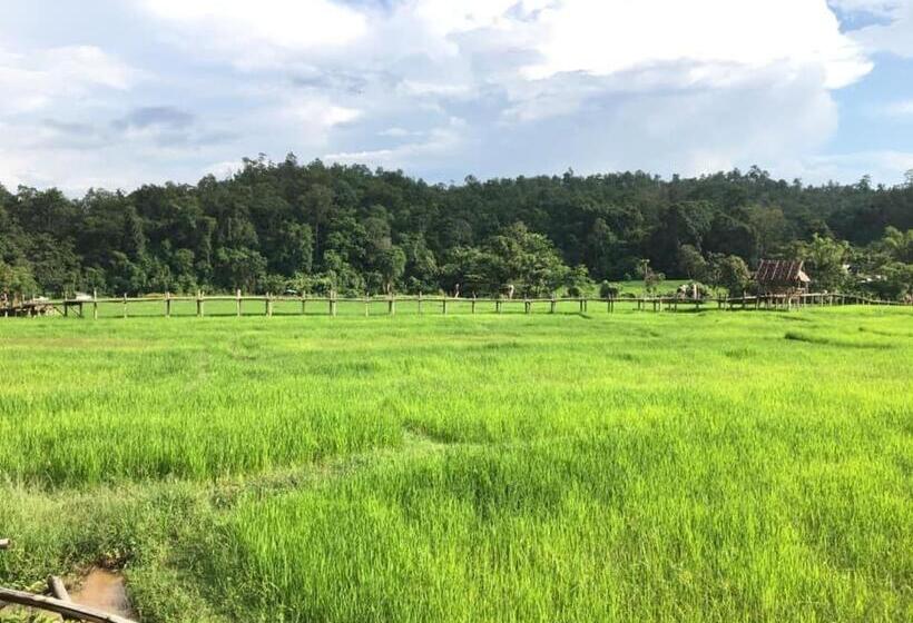 פנסיון Poopha Home Stay