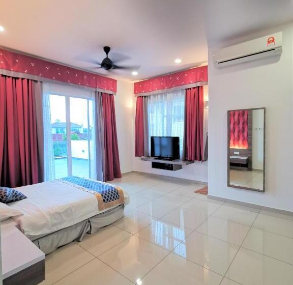 بنسيون Secret Garden Warni Villa