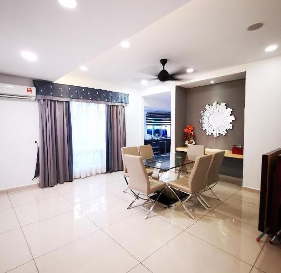 بنسيون Secret Garden Warni Villa