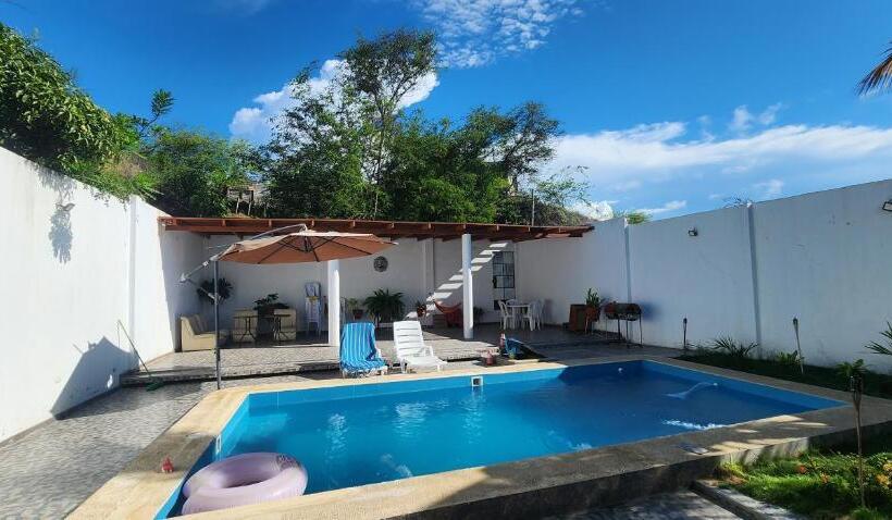 پانسیون Taj Mahal The Iberico Beach House