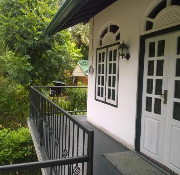 بنسيون Ella Gypsies Hostel