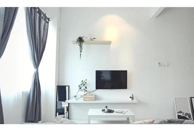 Puchong Skypod Residence @ Hostay