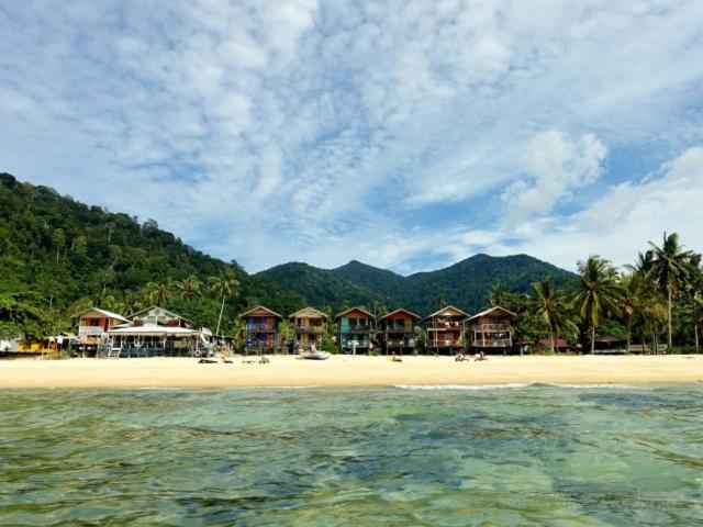 استراحتگاه Beachfront Hut Upstairs Astra   Beach Shack Chalet