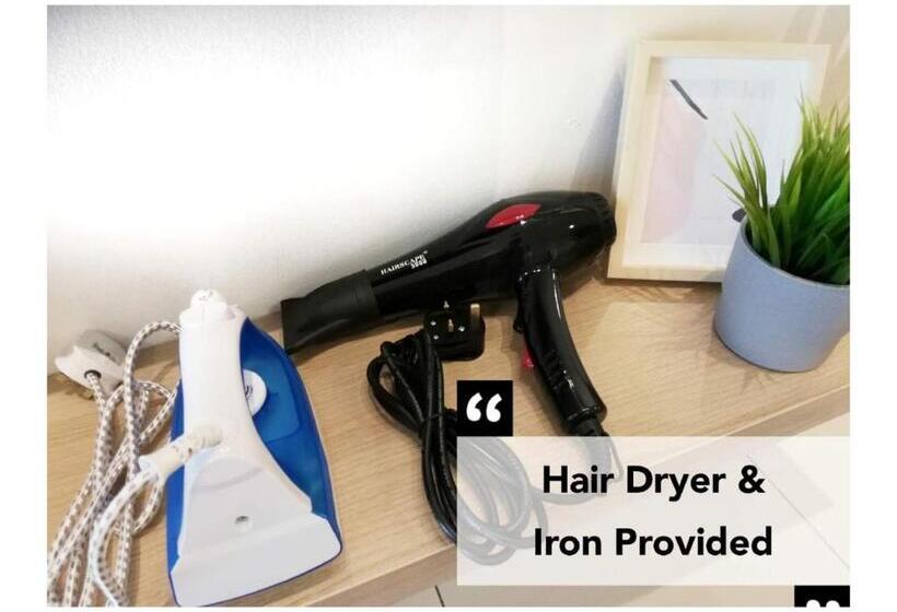 Subang City Residence, 8 9 Pax With Balcony, Walking Distance To Summit, 5min To Sunway