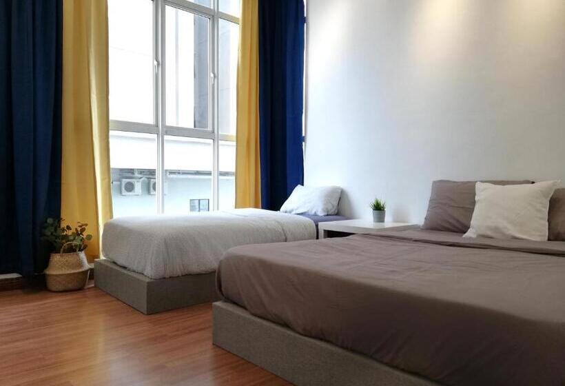 Subang City Residence, 8 9 Pax With Balcony, Walking Distance To Summit, 5min To Sunway