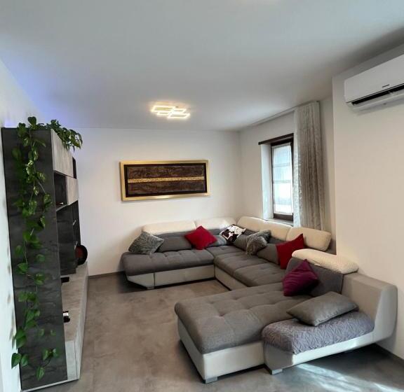 B&b Alessandro Private Room & Bathroom In Shared Apartment