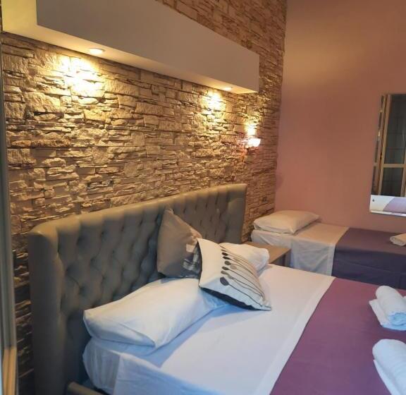 تختخواب و صبحانه Giuchi Bed E Breakfast