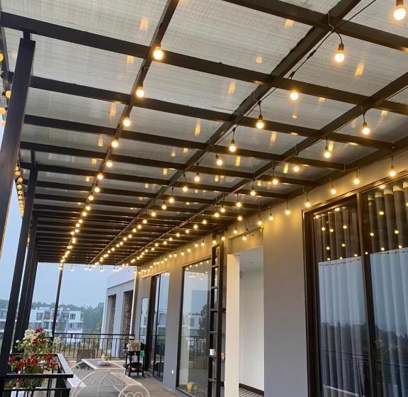 تختخواب و صبحانه Happy Hill Flamingo đại Lải