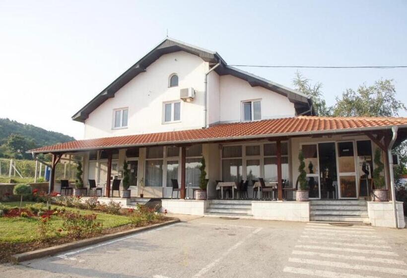 تختخواب و صبحانه Stara Varos,sobe