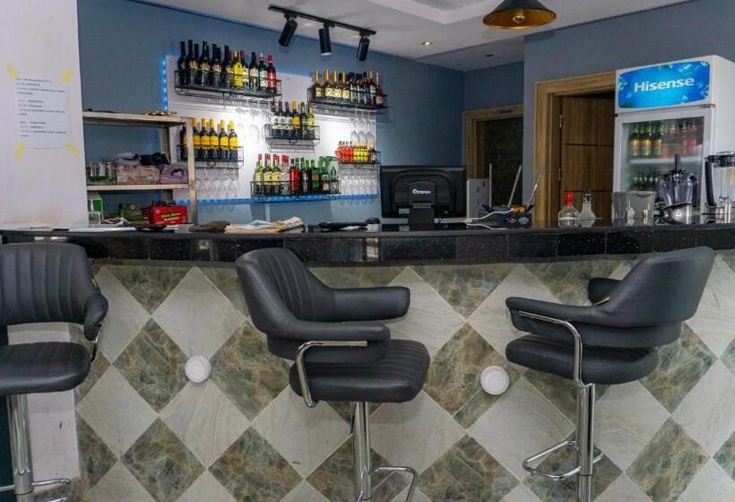 California Luxury Hotel & Suite