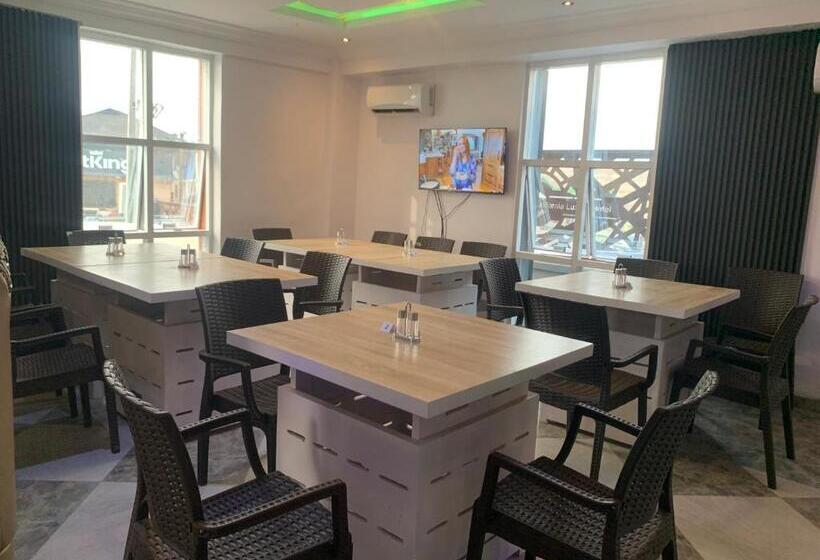 California Luxury Hotel & Suite