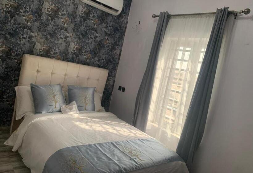 California Luxury Hotel & Suite