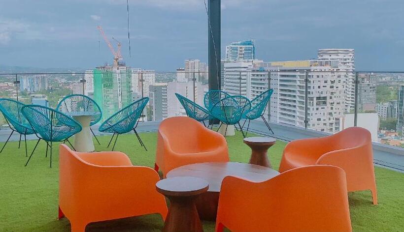 Cebu City Spacious 1br Condo Highview It Park With Pool And Netflix