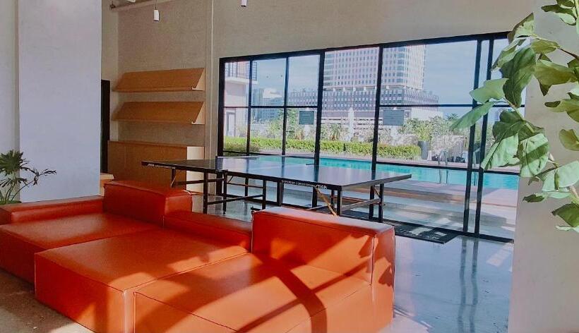 Cebu City Spacious 1br Condo Highview It Park With Pool And Netflix