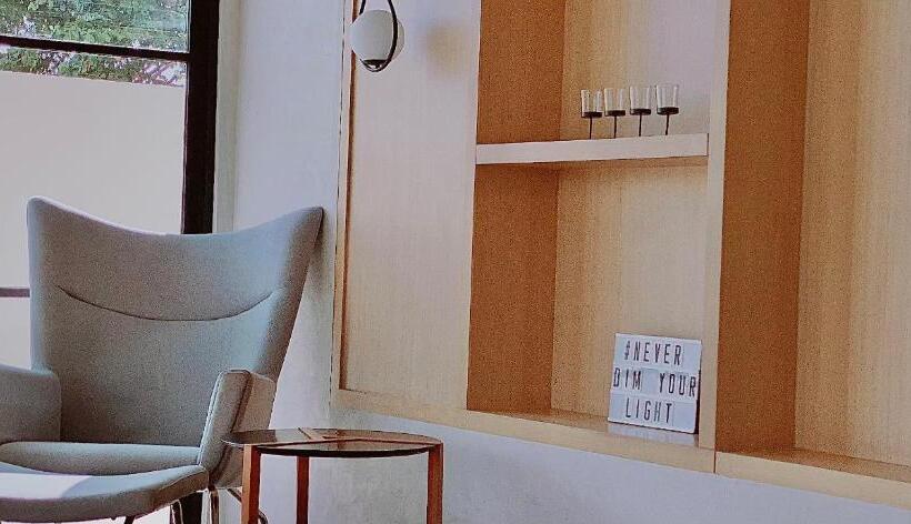 Cebu City Spacious 1br Condo Highview It Park With Pool And Netflix