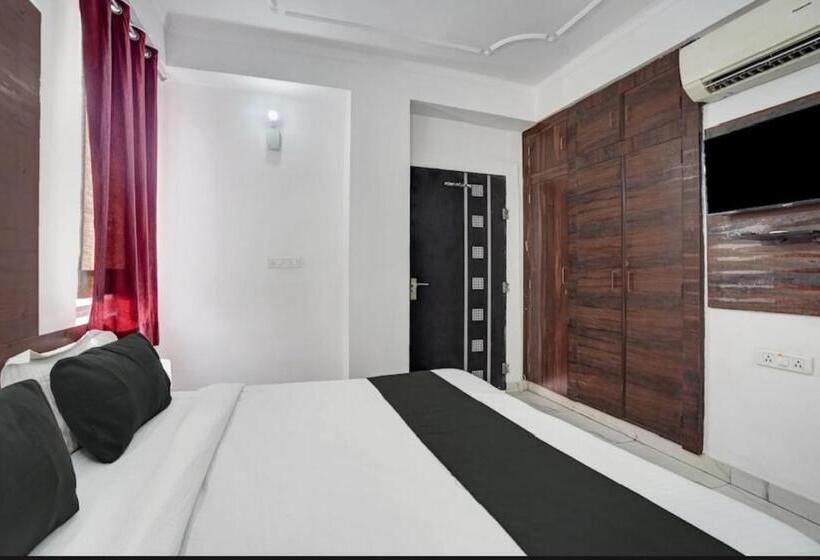 Fabhotel Collection Hotel Sky Heights