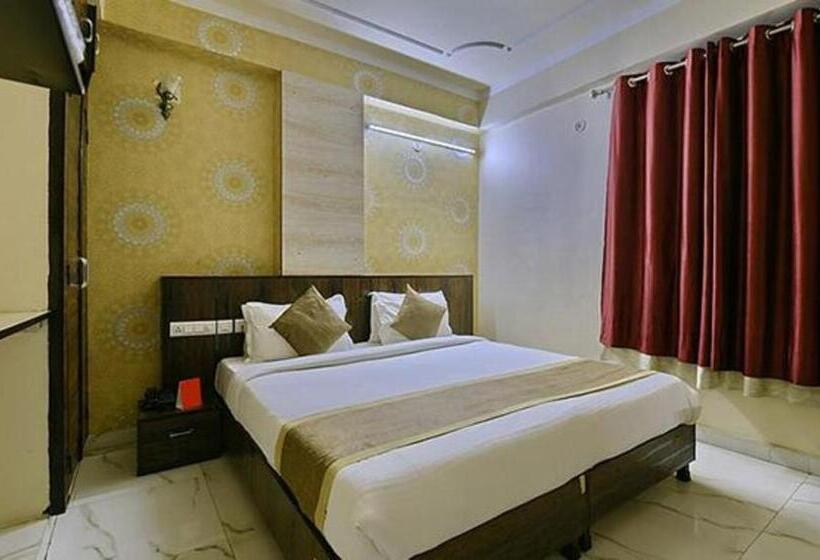 Fabhotel Collection Hotel Sky Heights