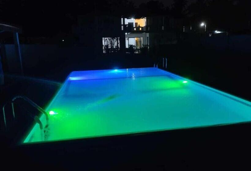 فندق A   Lili Villa