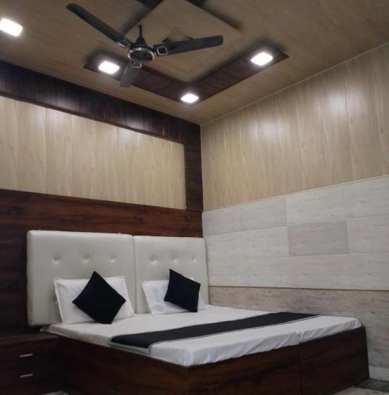 هتل Agarwal Palace