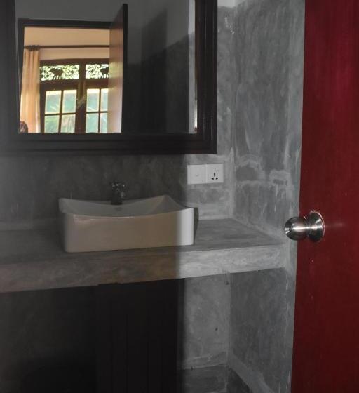 ホテル Andy Homestay Units