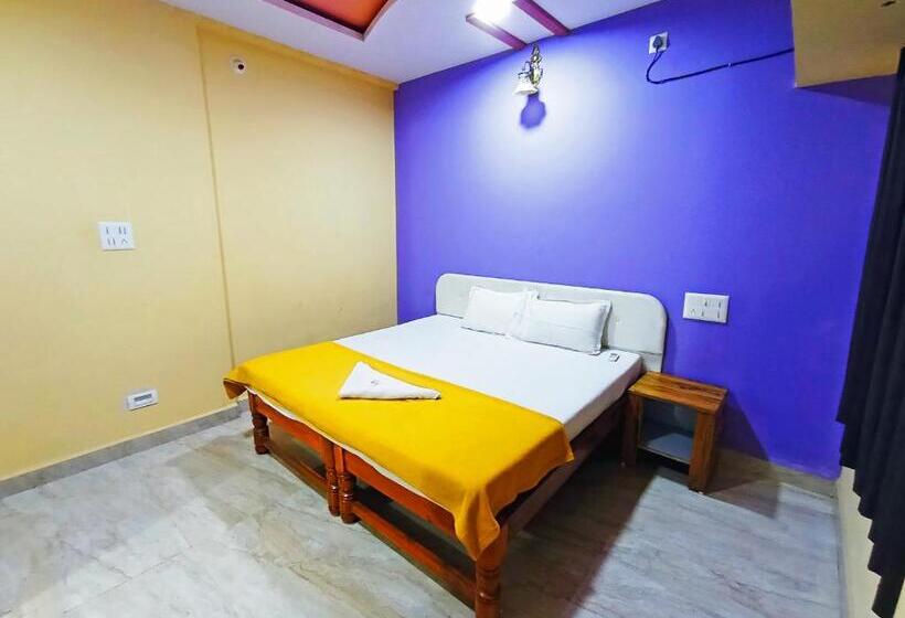 בית מלון כפרי Anjaneya Residency