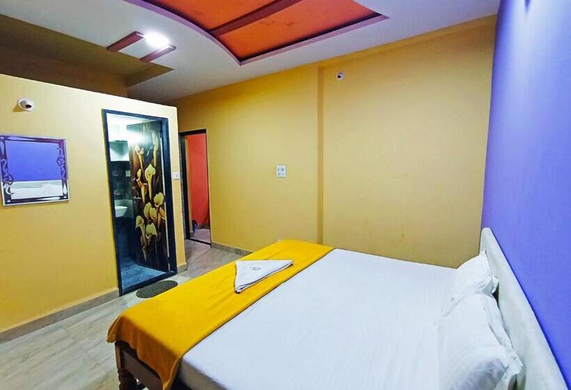 בית מלון כפרי Anjaneya Residency